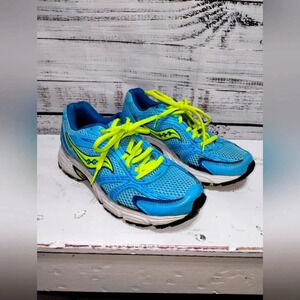 Saucony Oasis 2 Performance Athletic Shoe in Turquoise Lime size 8.5